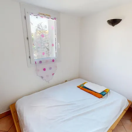 Holiday home Charmante Maison Avec Piscine, Tennis Et Terrasse Privative - 4 Couchages, 10 Min - Fr-1-785-4 *